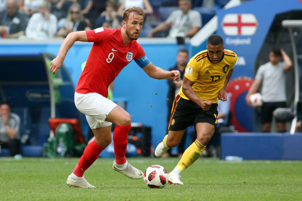 视为左后卫 视为左后卫